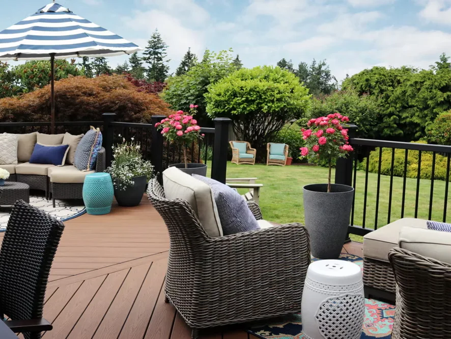 brand_install sample image of Saddle Enhance® Composite Decking